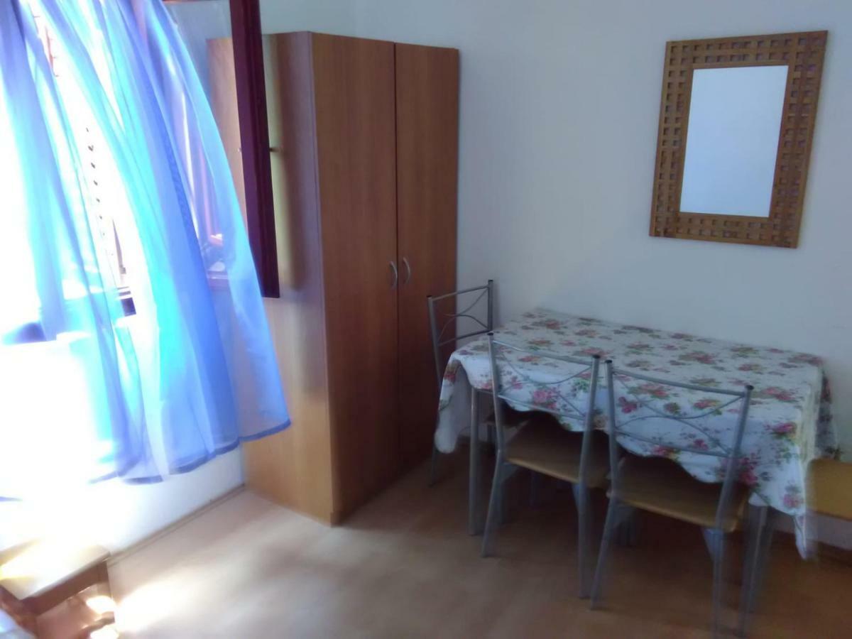 Apartmani Kovacic Murter Bagian luar foto